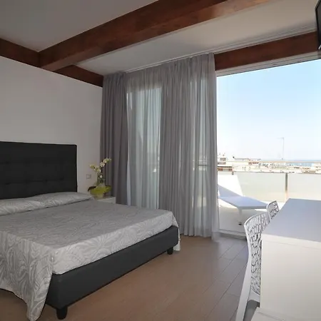 Hotel My 4*